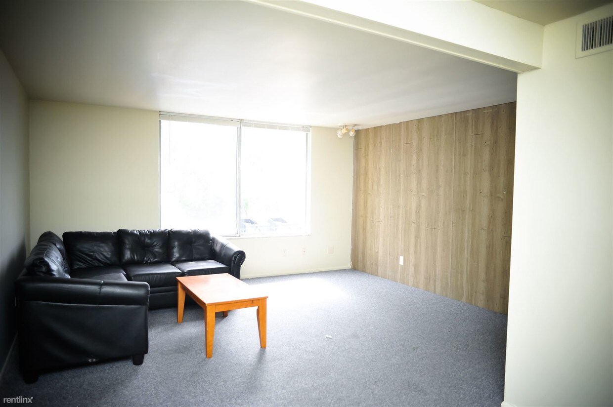 Building Photo - 3 br, 1.5 bath Apartment - 441 S 1st St