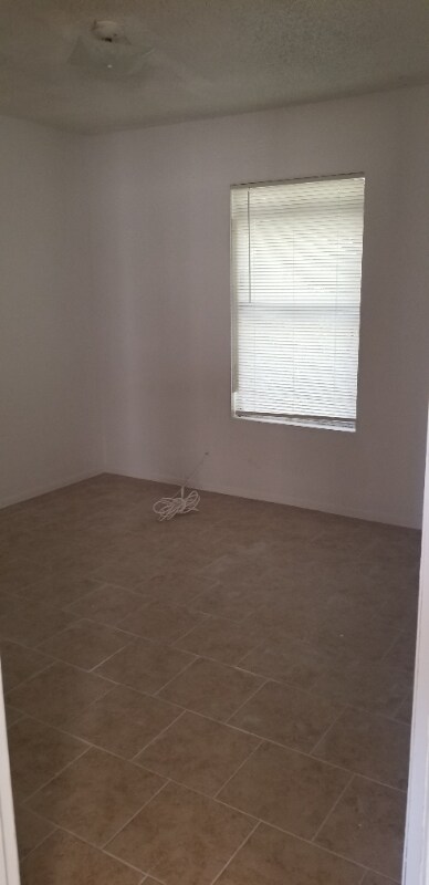 Foto del edificio - 4222 Woodmanor Dr