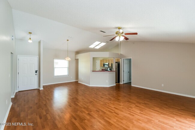 Foto del edificio - 605 Abbey Ct