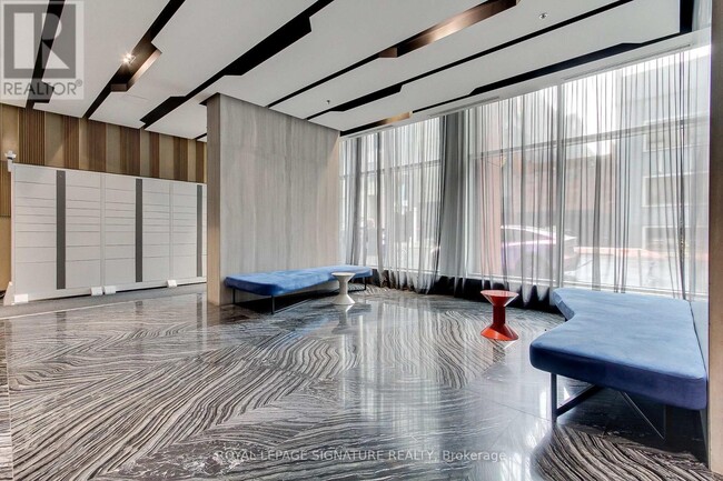 Building Photo - 199 Richmond St W