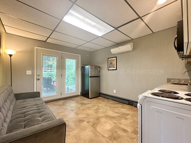 Building Photo - 574 Ardmore Dr