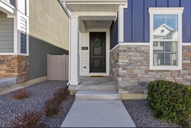 Foto del edificio - 9747 Ashgrove Ln