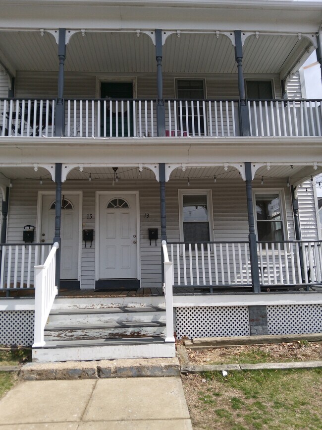 Building Photo - 13 2nd St