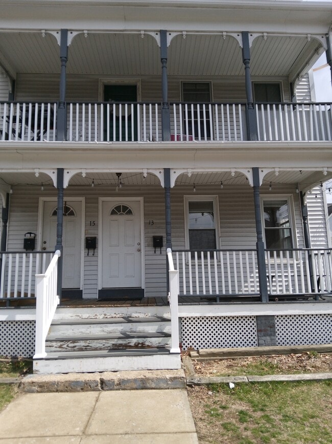 Building Photo - 13 2nd St