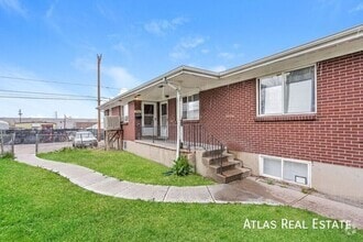 Building Photo - 1479 W Byers Pl