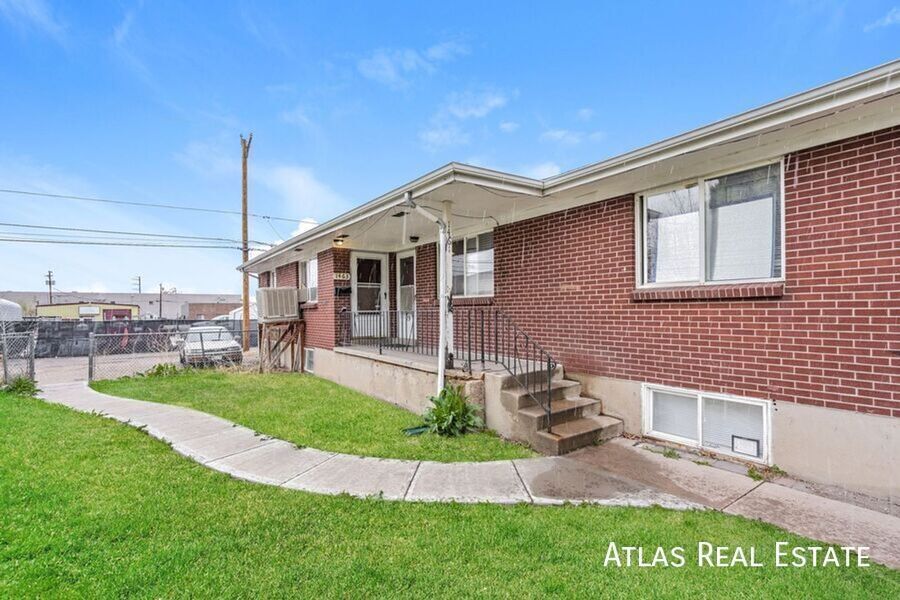Foto principal - 1479 W Byers Pl