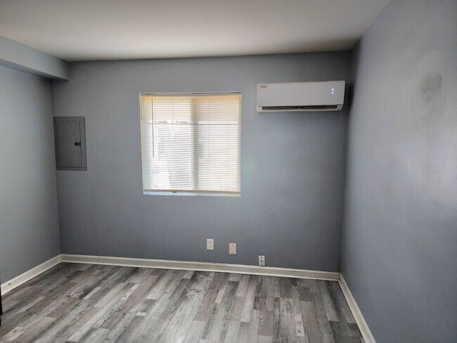 Foto del edificio - 1 bedroom, 1 bath apartments
