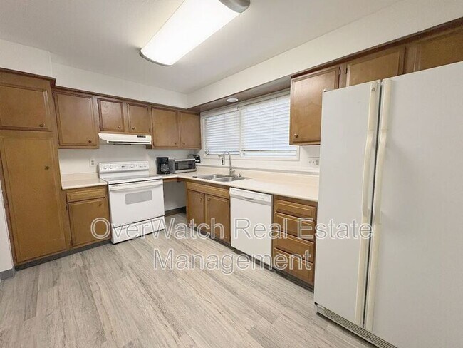 Building Photo - 3031 W 30th Ave