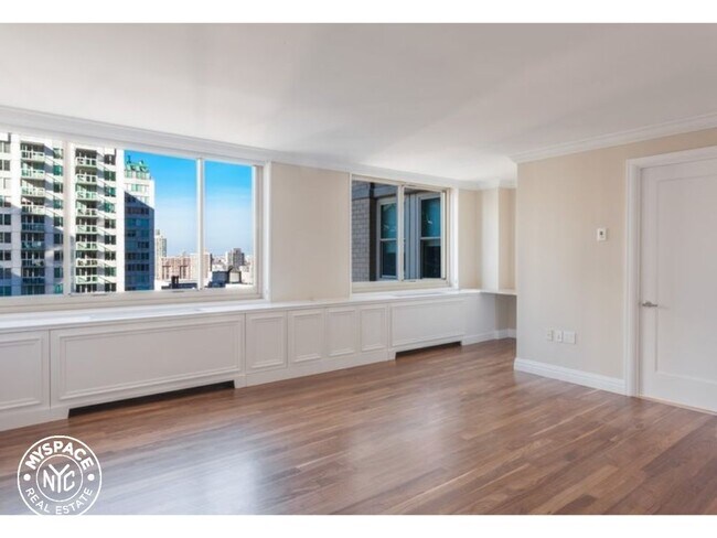 Building Photo - 30 W 63rd St.