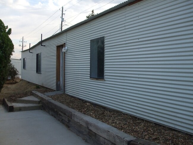 Building Photo - 10600 W Tahiti St