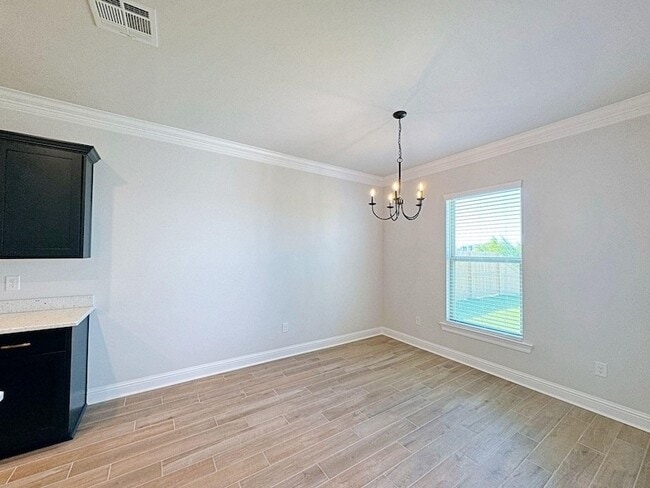 Foto del edificio - 722 Bellegrove Sq Ave