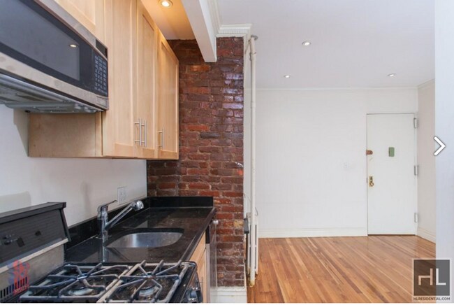 Foto del edificio - 3 BED WITH PRIVATE ROOF DECK IN PRIME EAST...
