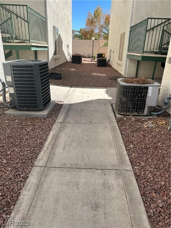 Foto del edificio - 6201 E Lake Mead Blvd