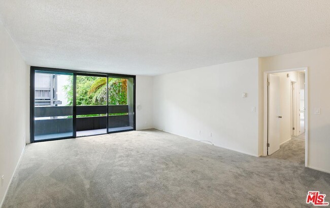 Living room - 8650 Gulana Ave