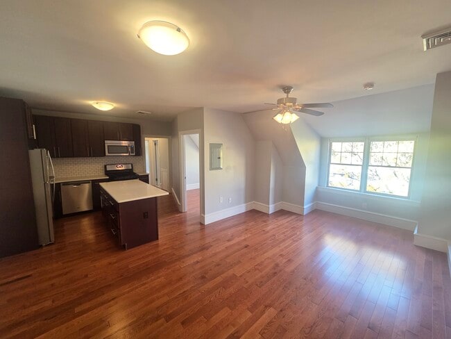 Building Photo - 353 N Easton Rd