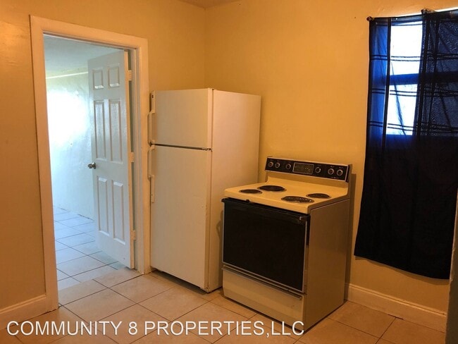 Building Photo - 3 br, 1 bath House - 2301 NW 12 CT