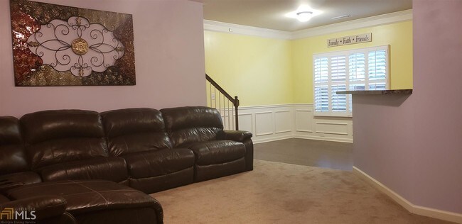 Building Photo - 567 Oakside Pl