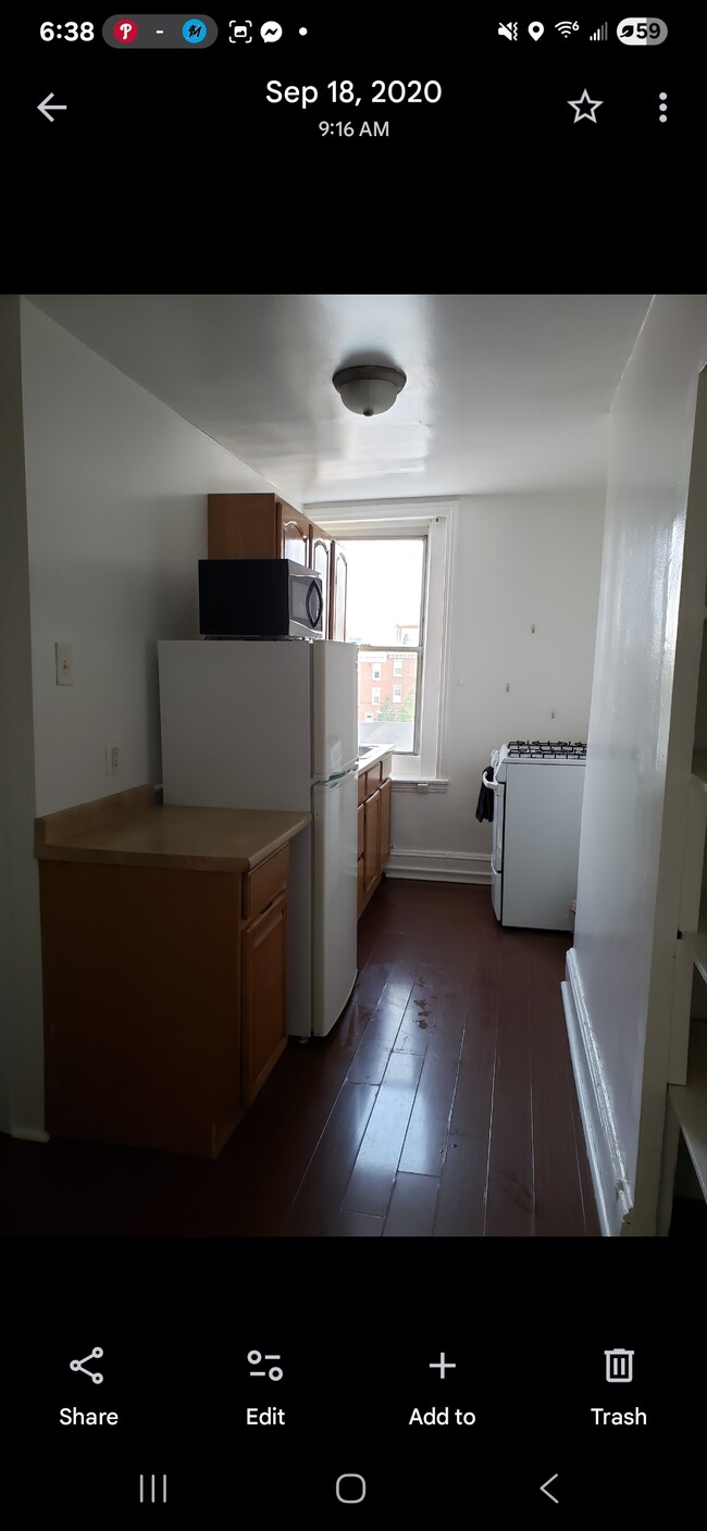 Building Photo - 2037 Christian St