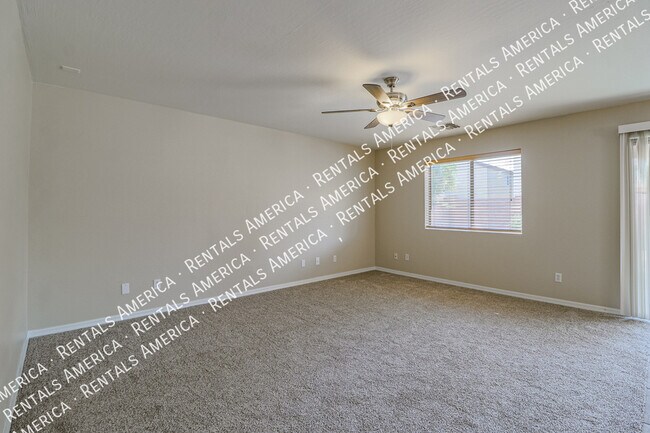 Building Photo - $1000 off the 1st full month's rent with a...