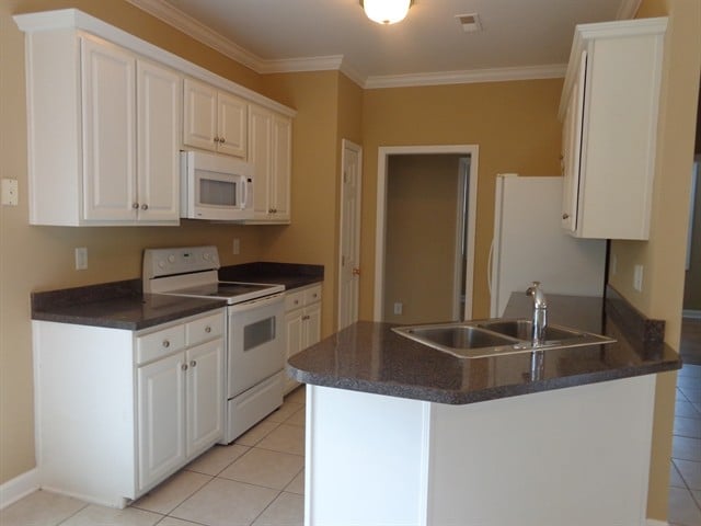 Building Photo - 103 Ridgeview Trce