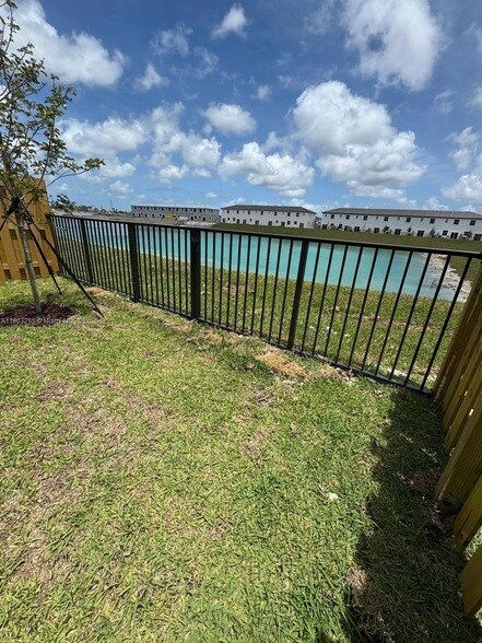 Foto del edificio - 2825 SE 25th Ave