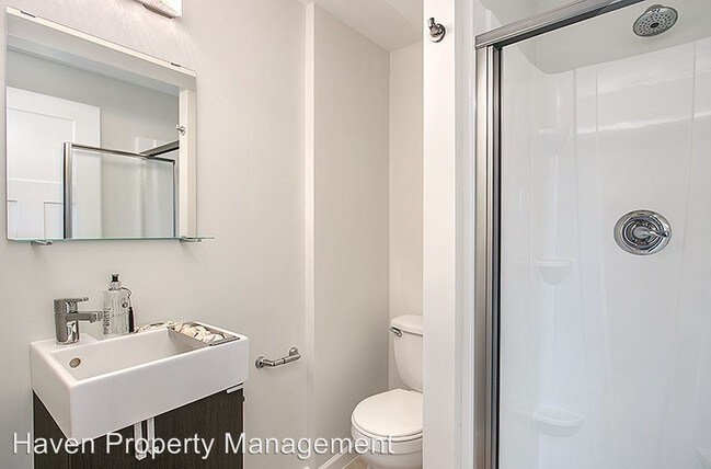 Foto del edificio - 3 br, 3 bath House - 160 S 210th St