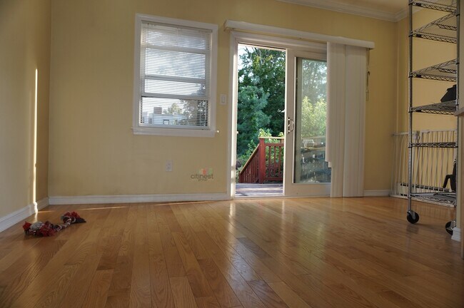 Building Photo - 560 74th St