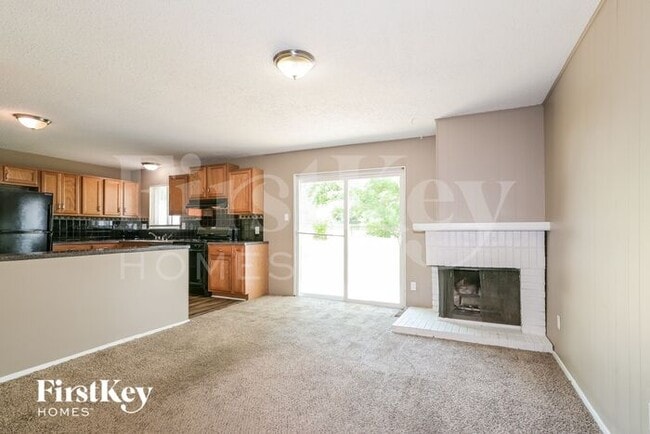 Building Photo - 6219 Silver Fox Dr