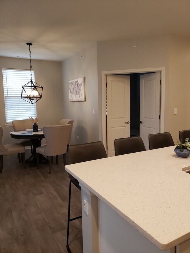 Foto del edificio - 205 Sussex Ct