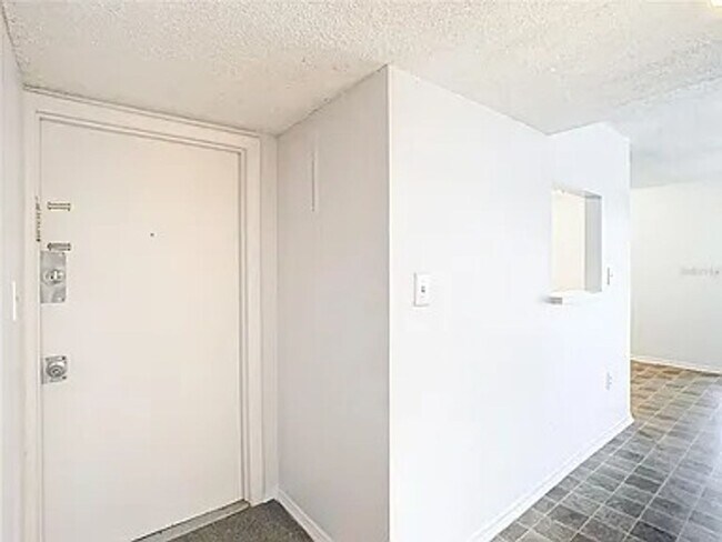 Foto del edificio - 2549 N Alafaya Trail