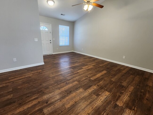 Building Photo - Goldfinch