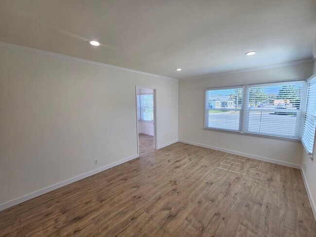 Foto del edificio - 1401 W Victory Blvd