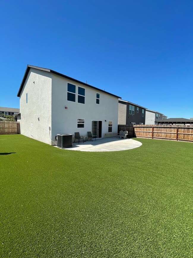 Building Photo - 2096 Coulter Ln