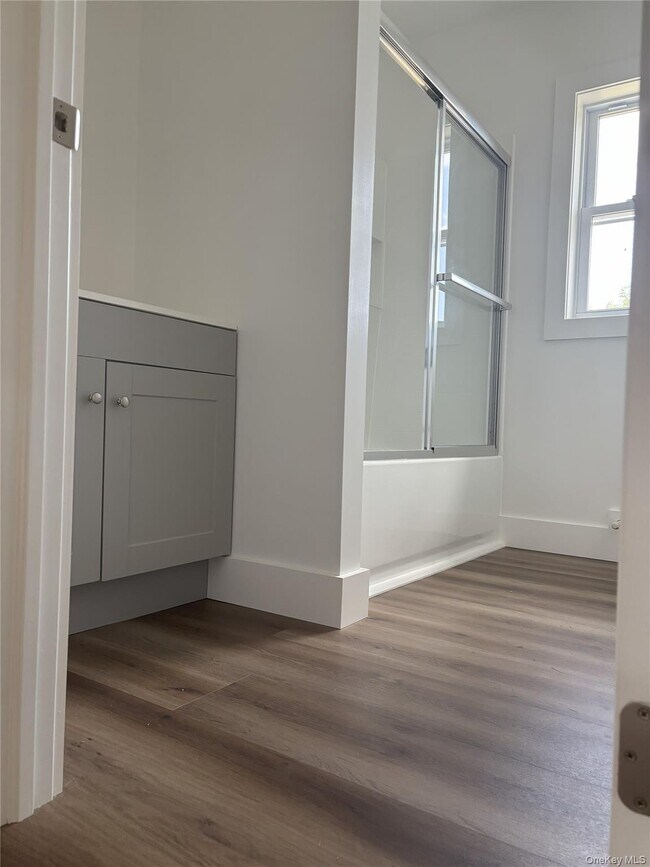 Foto del edificio - 6 Sharon Station Rd