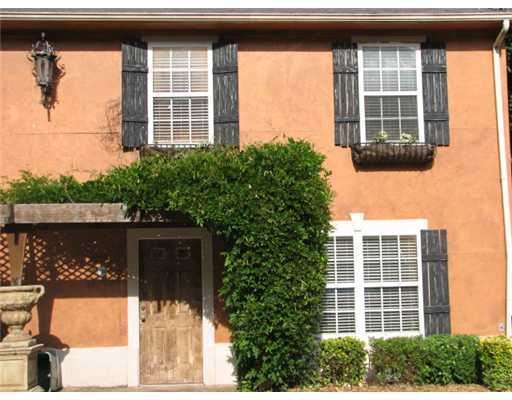 Primary Photo - 386 S University Ave