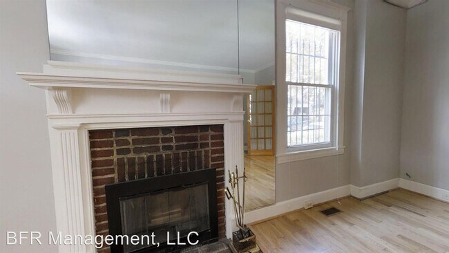 Building Photo - 312 E University Pkwy