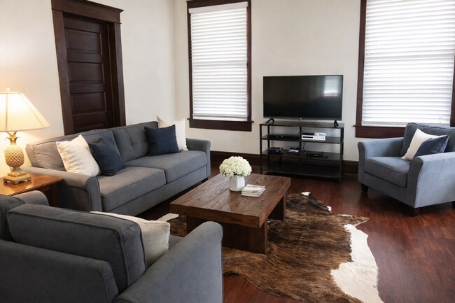 Foto del edificio - 305 W 38th St