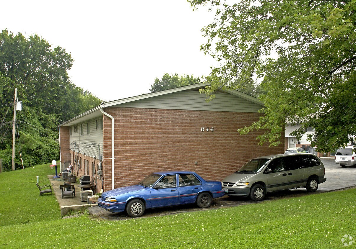846 Cunningham Ave, Saint Charles, MO 63301 Apartments in Saint Charles, MO