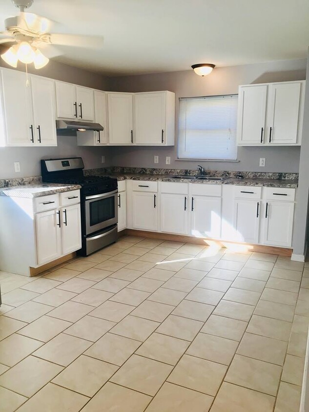 Primary Photo - 4902 43rd Ave