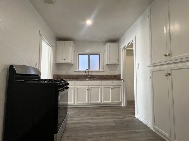 Foto del edificio - 720 N Guadalupe Ave