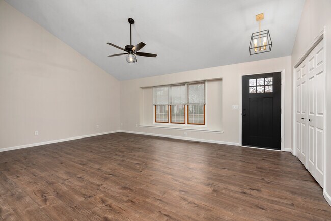 Foto del edificio - 10310 Lindwood Ct