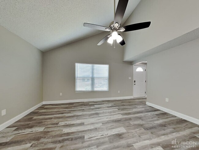 Building Photo - 4356 S Lockwood Ridge Rd