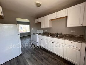 Building Photo - 2113 W 119th St
