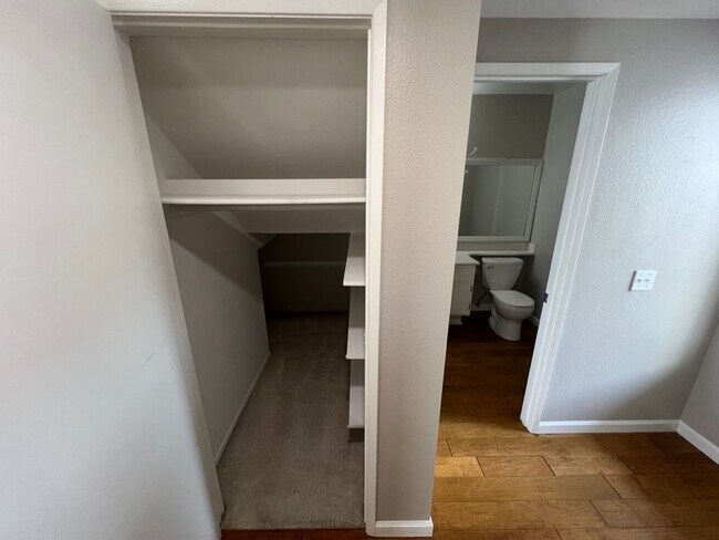 Building Photo - 2 Bedroom 1.5 Bath Irvine, Ca