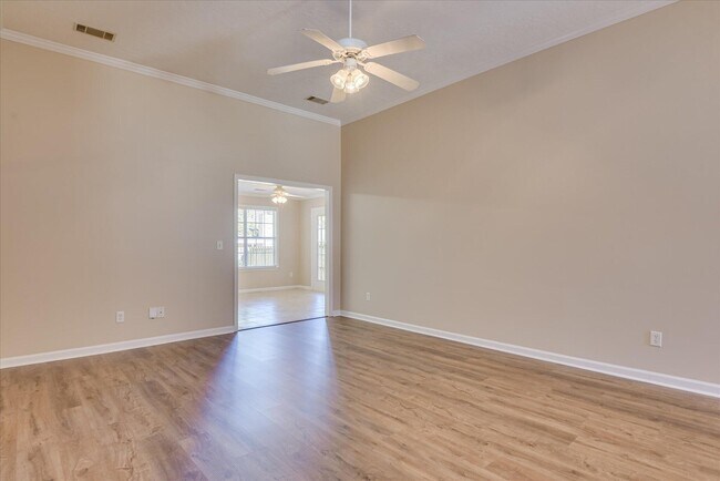 Building Photo - 1223 Carriage Dr