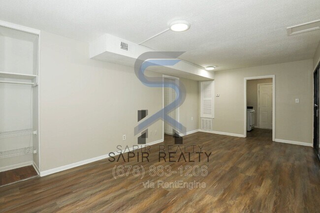 Foto del edificio - 3300 College St
