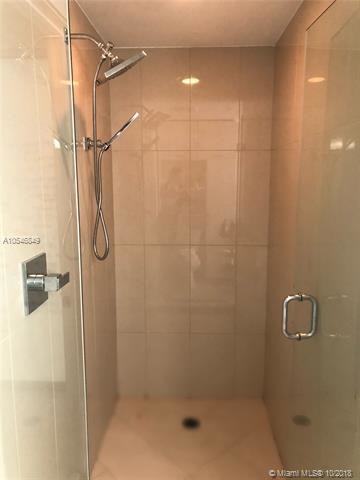 Foto del edificio - 5300  Paseo Blvd  1606