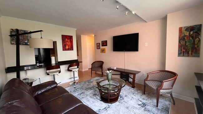 Foto del edificio - 1121 Arlington Blvd
