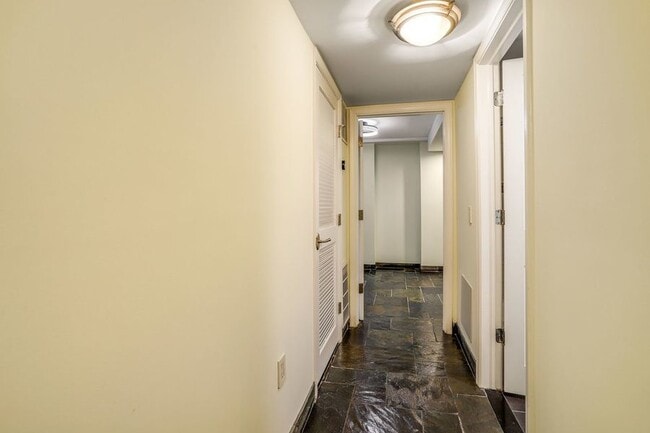 Building Photo - Brilliant Basement Condo Near H Street! - ...