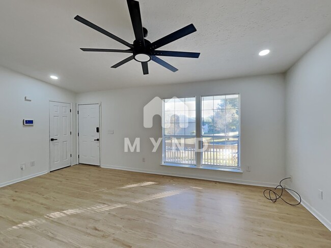 Building Photo - 259 Tarragon Way SW